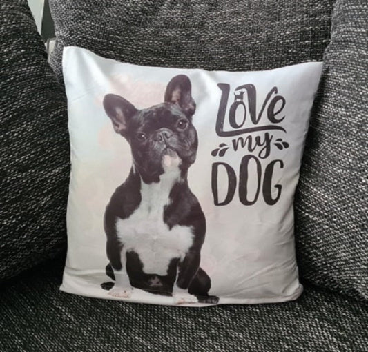 Dekorativer Tier-Kissenbezug: Hund / Mops – 40 cm x 40 cm